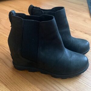 Sorel suede ankle Chelsea boots